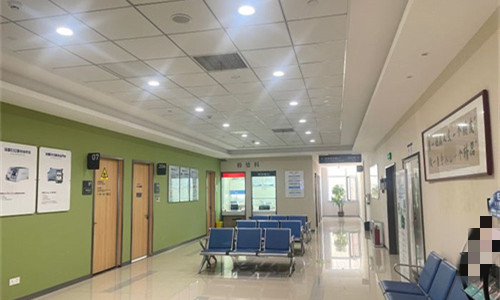 聊城爱尔眼科大厅休息区