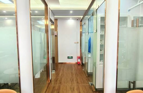 深圳佳和口腔走廊环境图