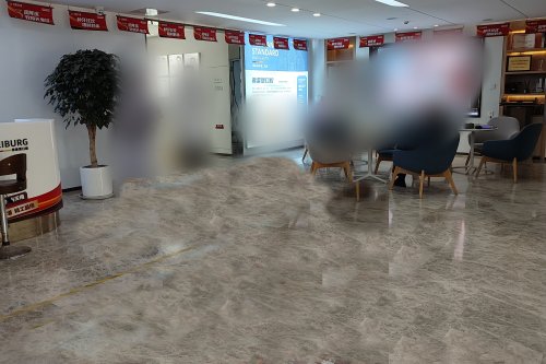 济南弗莱堡口腔门诊部大厅