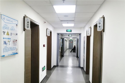 北京健永口腔医院诊疗区走廊