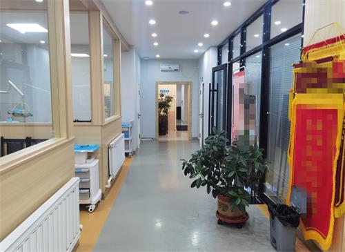 吉林白城光大口腔诊所大厅走廊环境图