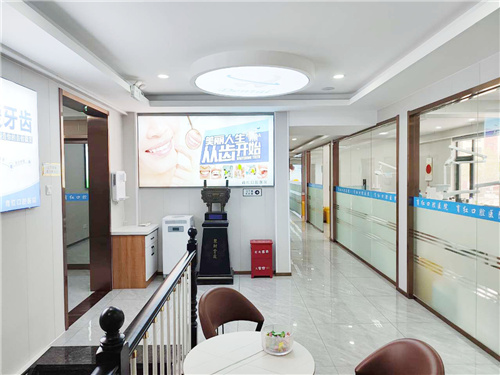 沧州育红口腔二楼走廊 沧州育红口腔二楼走廊