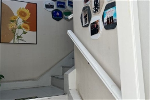 沈阳欢乐口腔楼梯拐角