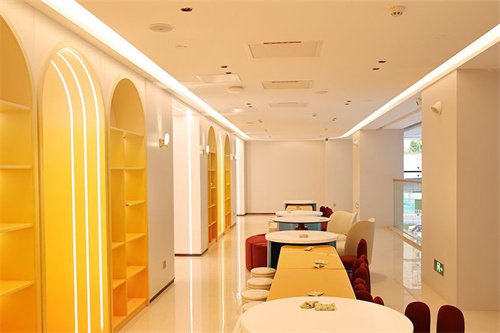 广州曙光美云口腔二楼休息区