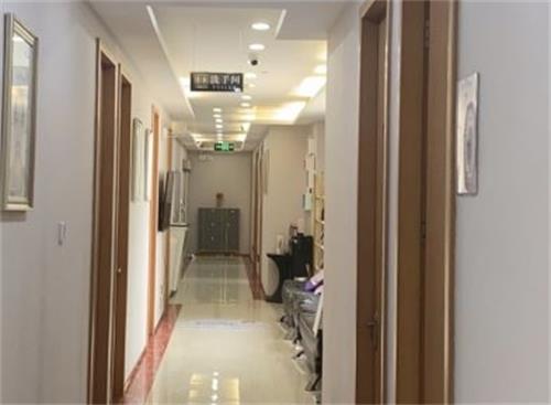 深圳丽港丽格整形楼道区
