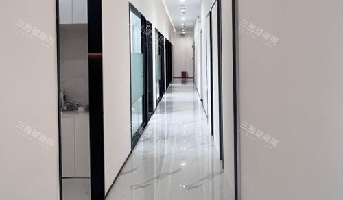 深圳优悦口腔走廊环境图