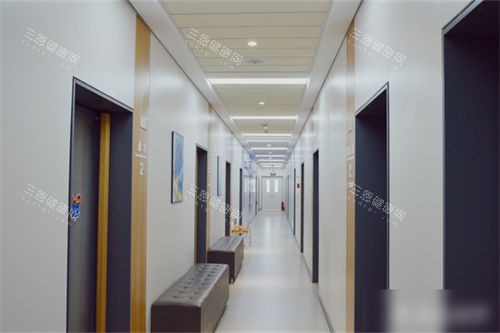 北京华德眼科医院走廊环境