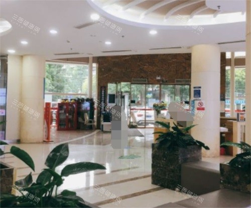 深圳港龙妇产医院大厅