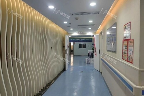 兰州亚韩医疗美容医院走廊