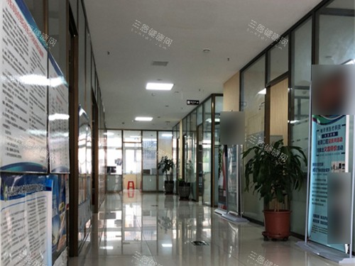 丹东唯美口腔中富店诊疗区走廊