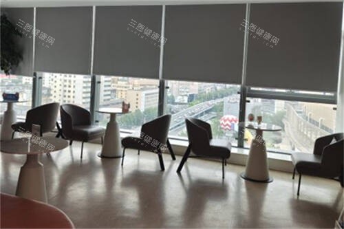 武汉悦瞳眼科医院候诊休息区