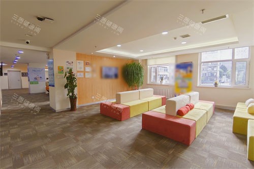 大连爱尔眼科医院四楼近视手术专科休息区