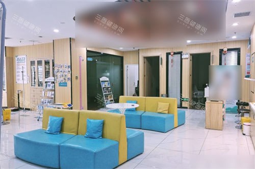 长沙目宁眼科贺龙分院休息候诊区 长沙目宁眼科贺龙分院休息候诊区