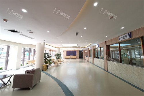 成都疤研疤痕医院一楼大厅