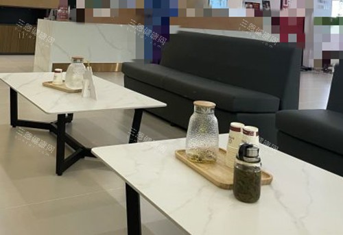 武汉好大夫口腔等待区环境