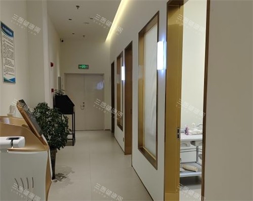 贵阳月上医疗美容诊所走廊环境