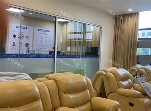 东莞爱尔眼科医院等待区 东莞爱尔眼科医院等待区
