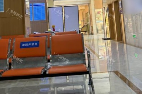 杭州华厦眼科医院候诊区