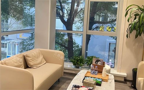 上海医颜医疗美容门诊休息区