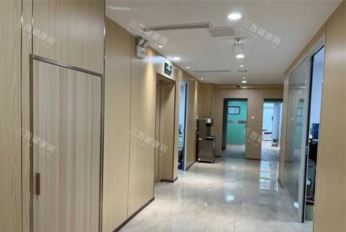 威海华怡口腔韩乐坊门诊部走廊