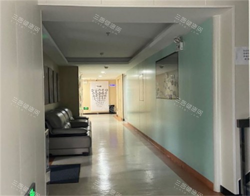 广州常春藤眼科走廊环境图