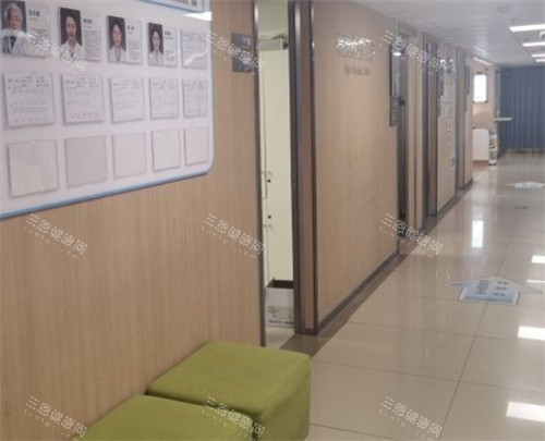 北京爱尔福康眼科走廊