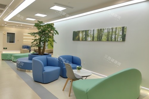上海柠盟眼科候诊区