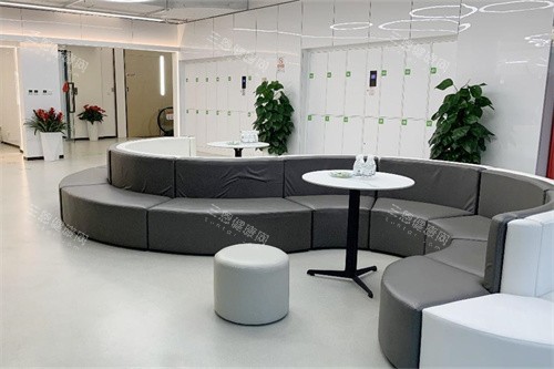 北京普祥眼科候诊区