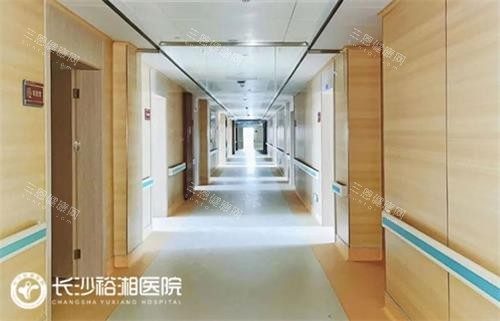 长沙裕湘眼科医院走廊一角