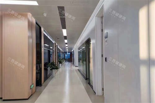 合肥普瑞眼科医院走廊环境图