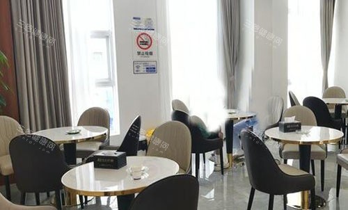 贵港佳士洁口腔大厅休息区