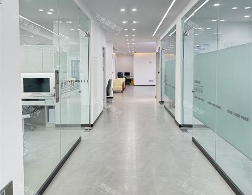 营口团圆口腔医院大厅走廊