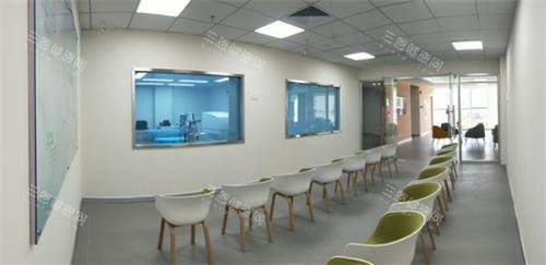 湛江爱尔奥理德眼科医院等候区