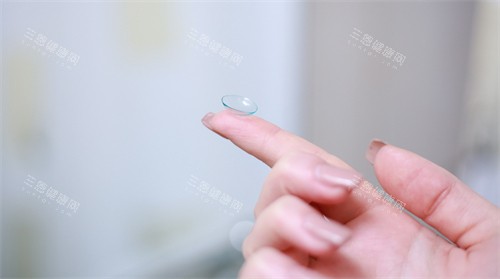 佩戴的OK镜