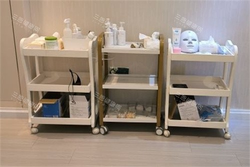 武汉珍妮医疗美容医院产品展示架