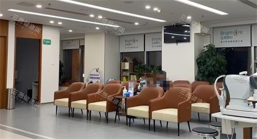 北京至亮眼科等候区