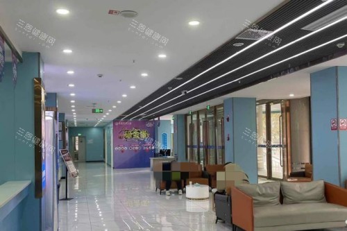 阿克苏苏和口腔医院大厅休息区