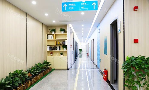 北海蓝天口腔走廊环境图