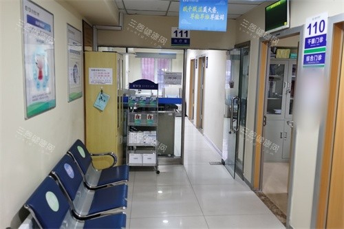 抚顺爱尔眼科医院1楼干眼门诊环境