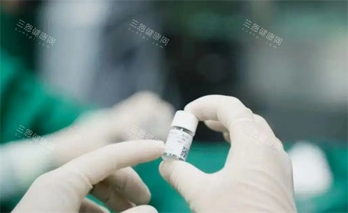 龙晶PR晶体术中实拍