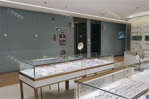 深圳博爱曙光医院眼科配镜区展柜