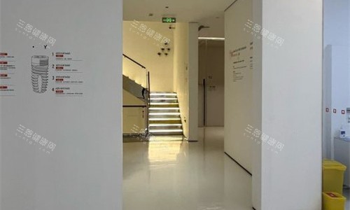 郑州白皮书口腔大厅环境图