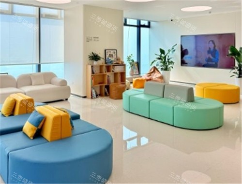 合肥维视眼科医院蒋瑜简介怎么样？2025年解析：技术、口碑与就诊指南！