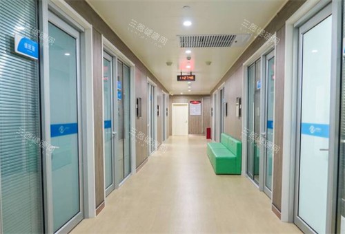 潍坊眼科医院走廊环境图
