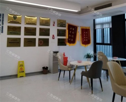 重庆肖林在哪里坐诊?可去松山整形医院预约,另分享重庆松山整形预约挂号方式及简介