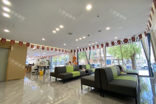 大连华厦眼科医院休息区
