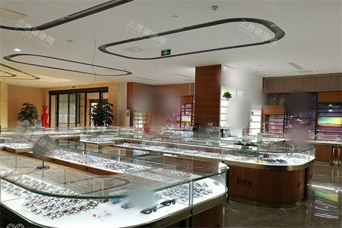 哈尔滨爱尔眼科医院配镜区