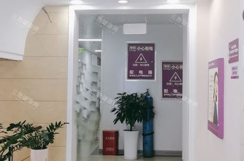 巴中倚韩整形医院地址查询：八角楼街52号交通指南，附院长团队与眼鼻胸等特色项目收费参考！