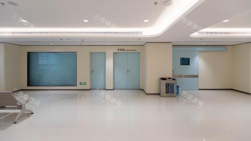 重庆爱尔眼科医院手术室外