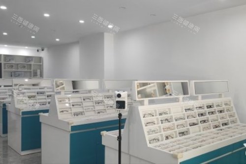 黑龙江哈尔滨云海眼科医院配镜区